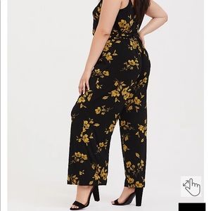 NWT | TORRID | BLACK & YELLOW FLORAL STUDIO KNIT WIDE LEG PANT | 14-16